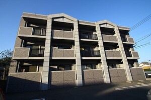 リバーハイツ石塚外観写真