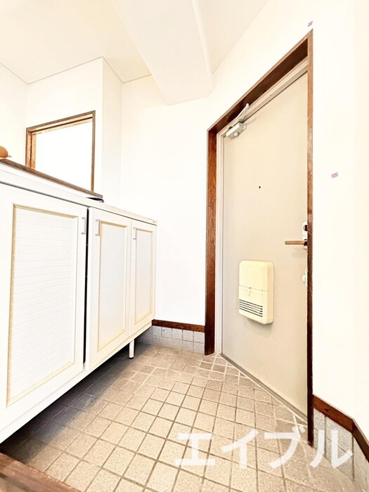 物件内観写真7　(玄関)