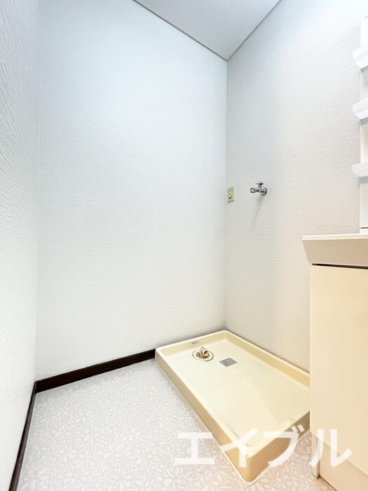 物件内観写真9　(洗濯機置場)