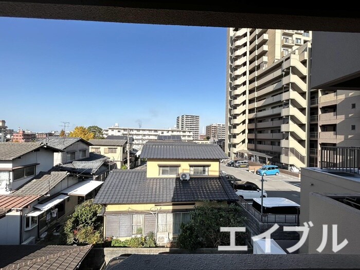 物件内観写真16　(室内からの展望)