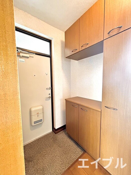 物件内観写真6　(玄関)