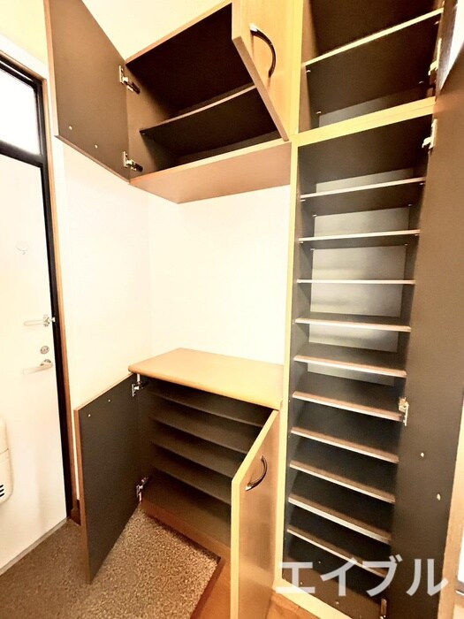 物件内観写真7　(靴箱)