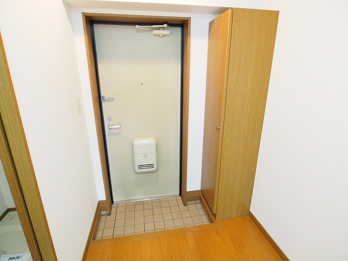 物件内観写真17　(玄関)