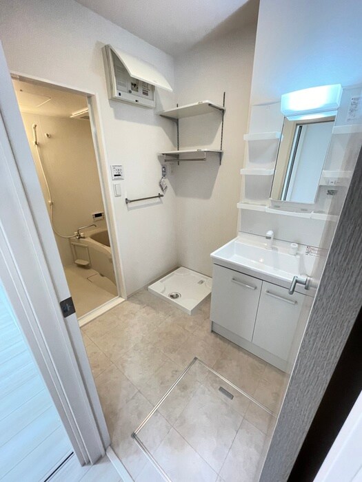 物件内観写真18　(洗濯機置場)