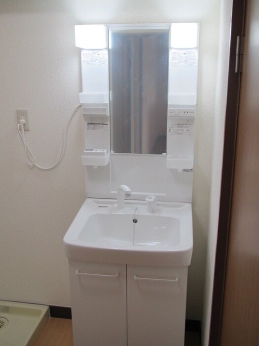 物件内観写真9　(洗面)