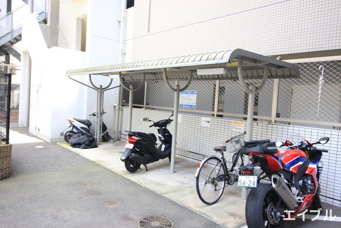 物件外観写真5　(駐輪場)