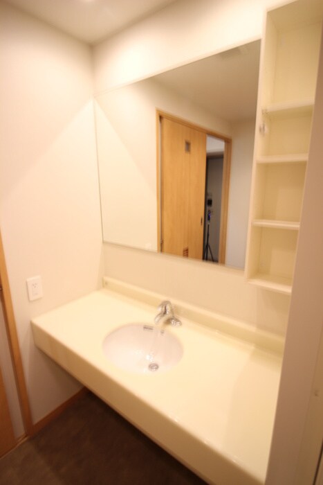 物件内観写真12　(洗面)