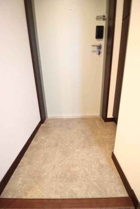 物件内観写真13　(玄関)