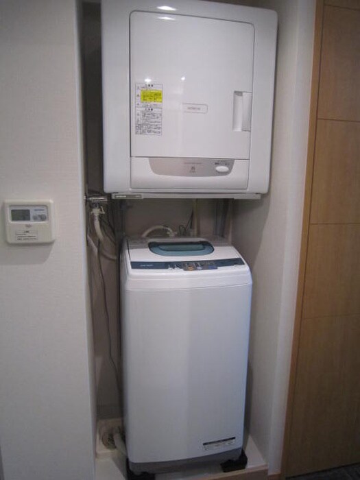 物件内観写真16　(洗濯機置場)