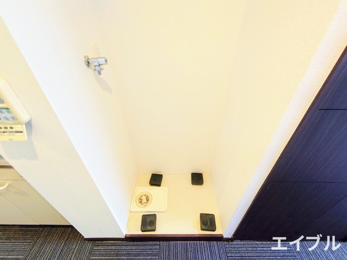 物件内観写真17　(洗濯機置場)