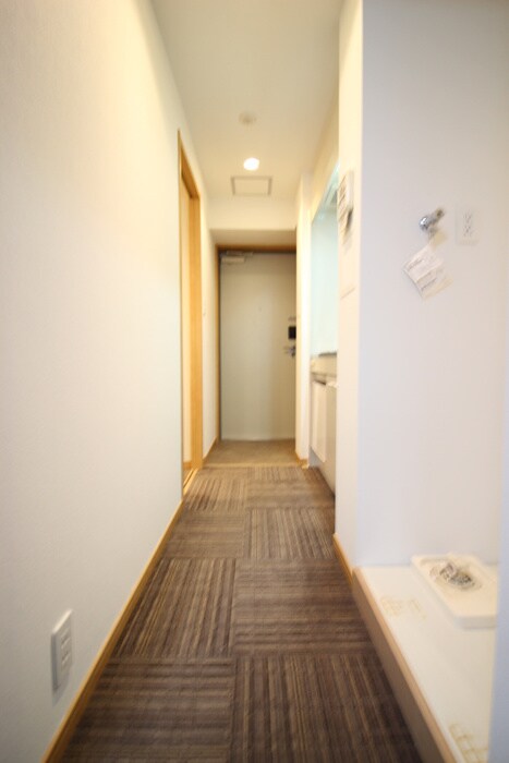 物件内観写真18　(廊下)