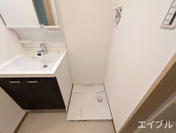 物件内観写真12　(洗濯機置場)