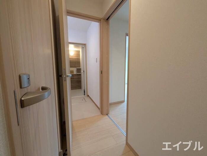 物件内観写真16　(廊下)