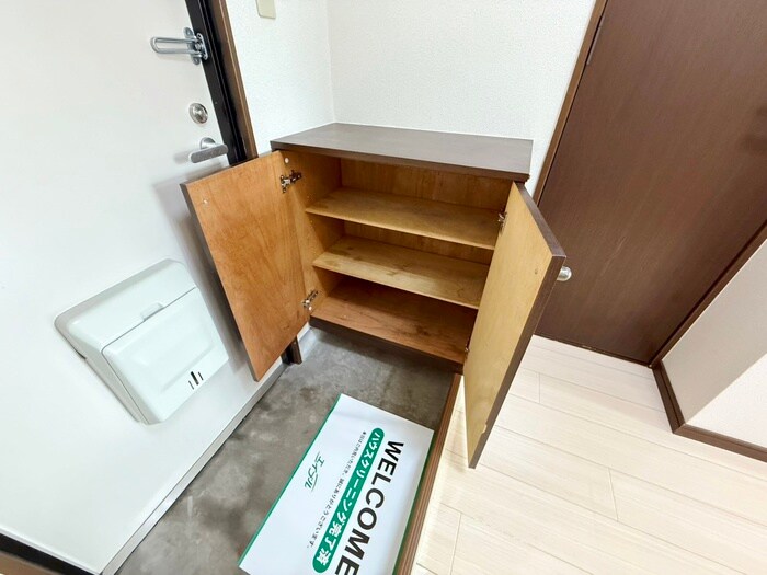 物件内観写真12　(靴箱)