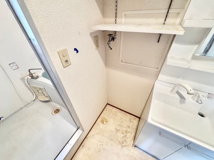 物件内観写真9　(洗濯機置場)