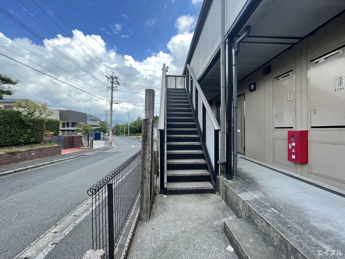 物件外観写真4　(エントランス部分)