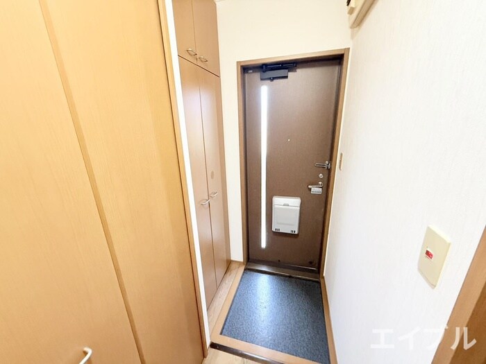 物件内観写真17　(玄関)