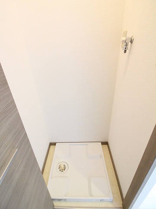 物件内観写真13　(洗濯機置場)