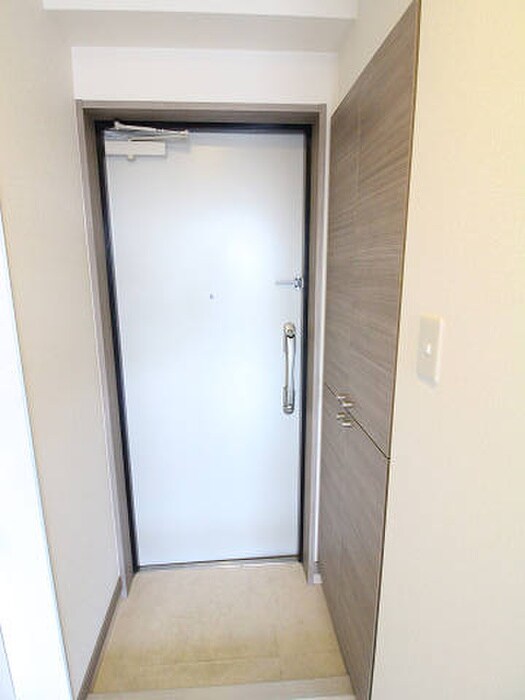 物件内観写真18　(玄関)