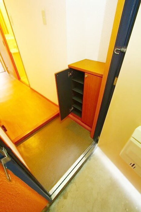 物件内観写真18　(玄関)