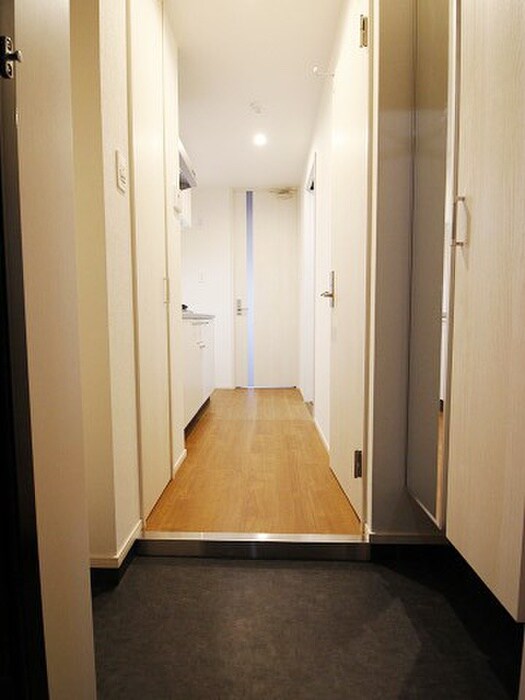 物件内観写真8　(玄関)