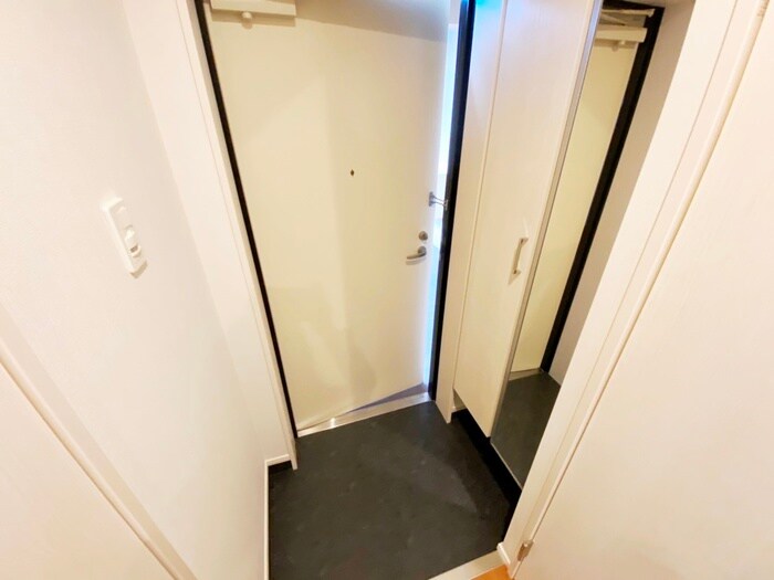 物件内観写真8　(玄関)