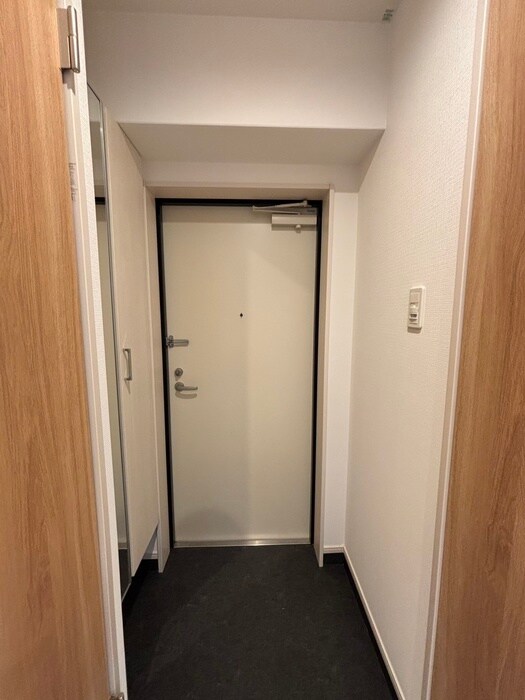物件内観写真11　(玄関)