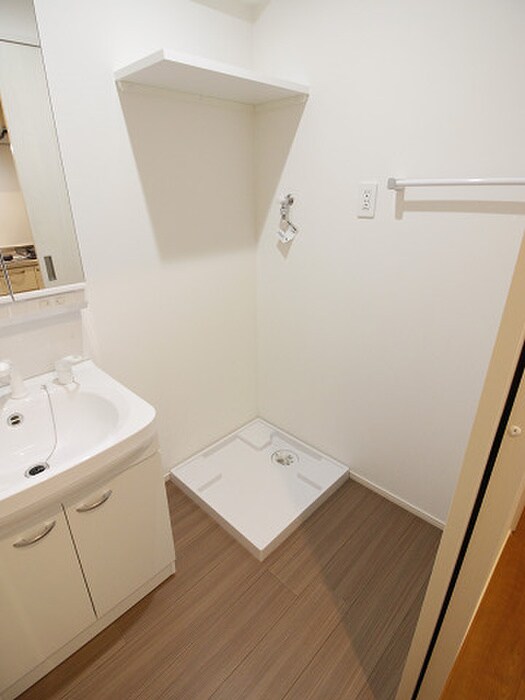 物件内観写真12　(洗濯機置場)