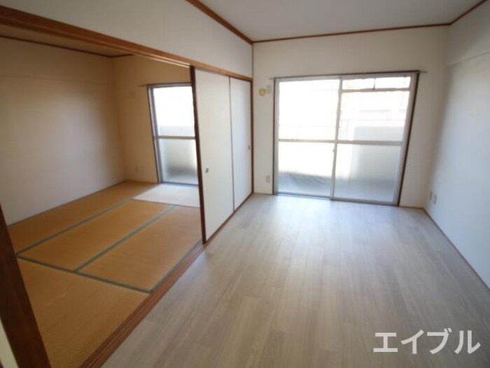 物件内観写真8　(居室)