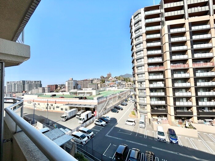 物件内観写真13　(室内からの展望)