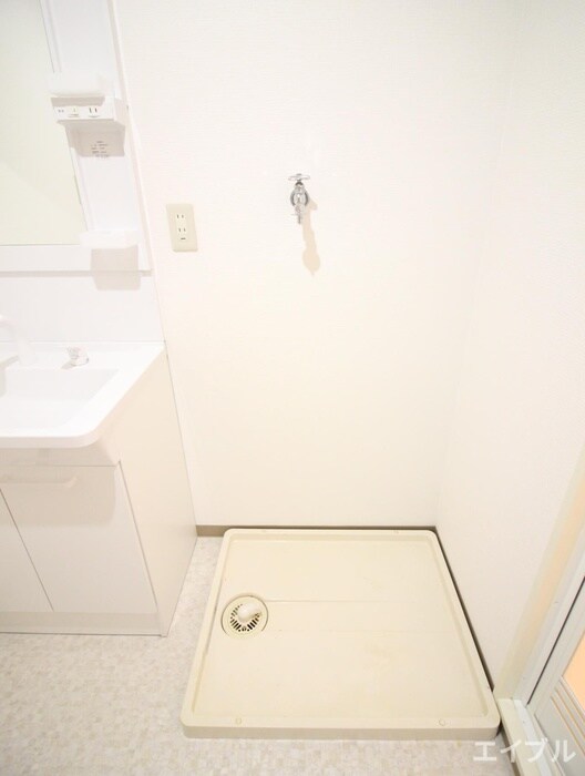 物件内観写真14　(洗濯機置場)