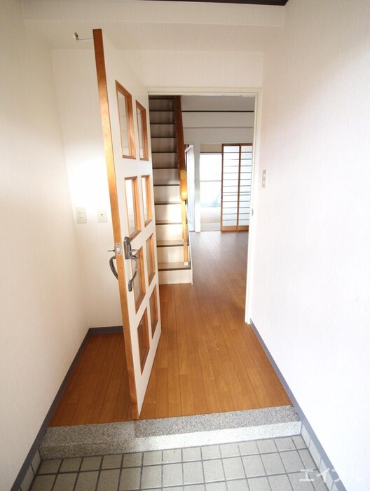 物件内観写真14　(玄関)