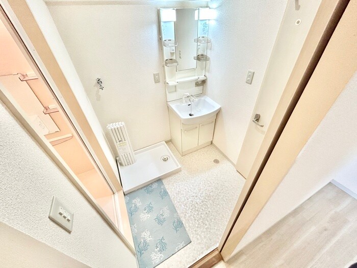 物件内観写真18　(洗濯機置場)