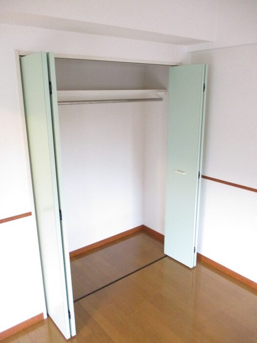 物件内観写真12　(収納)