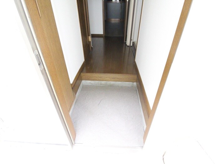 物件内観写真15　(玄関)