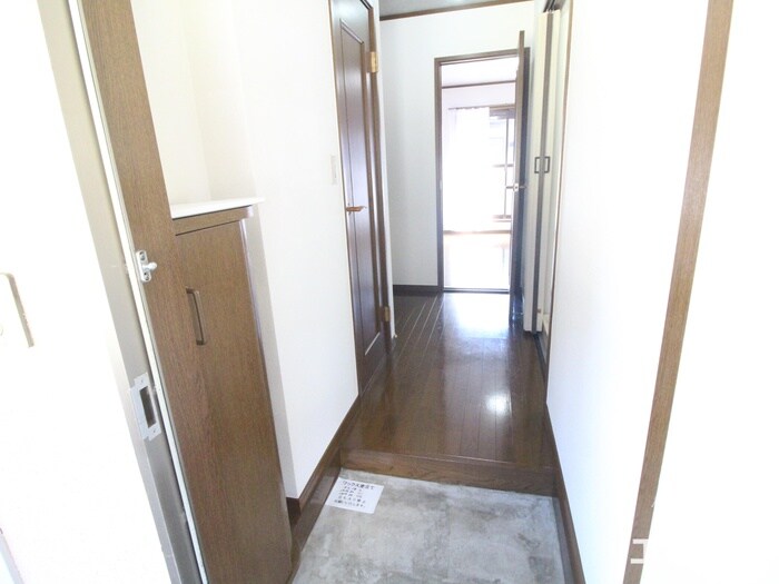 物件内観写真15　(玄関)