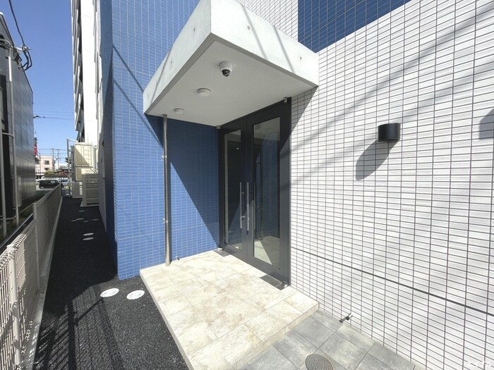 物件外観写真2　(エントランス部分)
