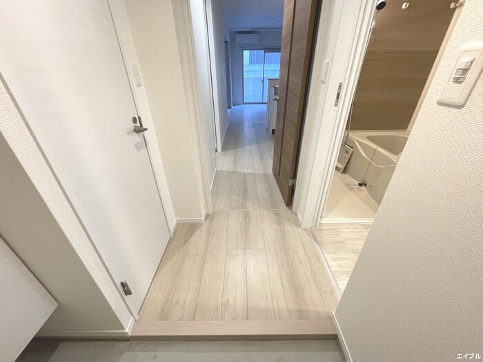 物件内観写真12　(玄関)