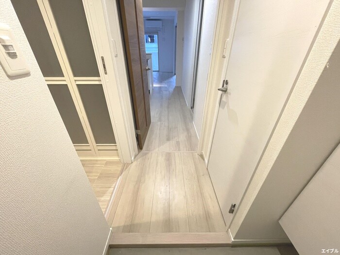 物件内観写真12　(玄関)