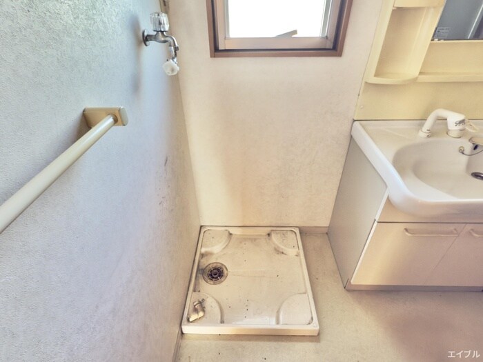 物件内観写真17　(洗濯機置場)