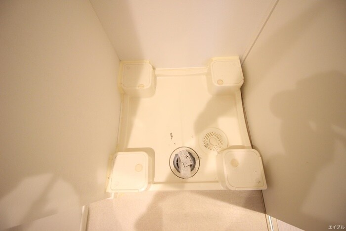 物件内観写真12　(洗濯機置場)