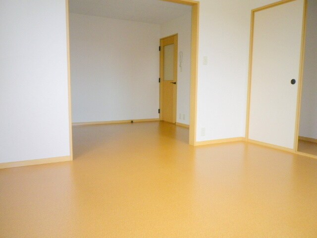 物件内観写真3　(居室)