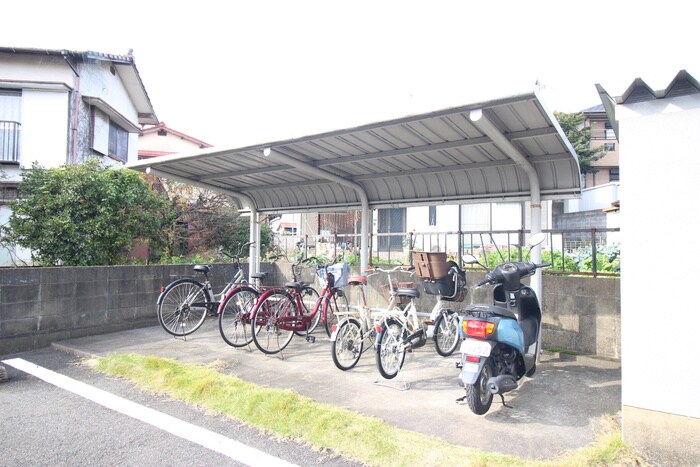物件外観写真5　(駐輪場)