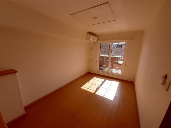 物件内観写真3　(居室)