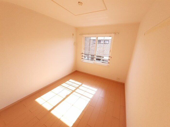 物件内観写真4　(居室)