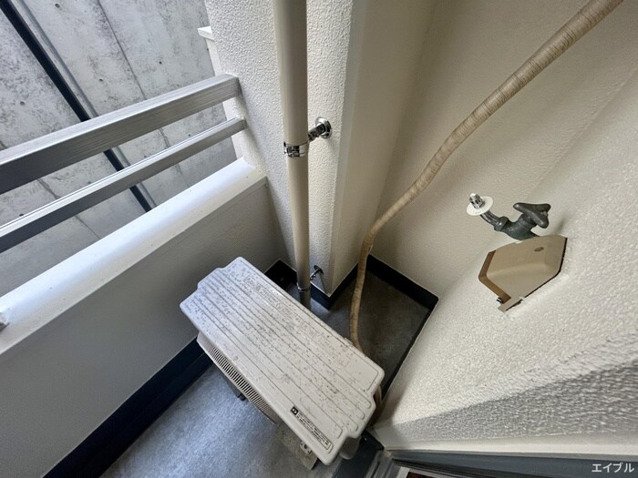 物件内観写真15　(洗濯機置場)