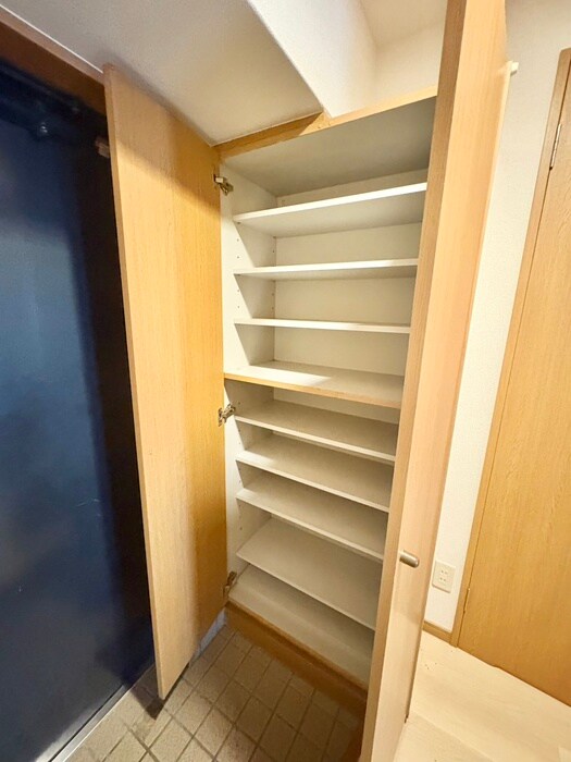 物件内観写真16　(靴箱)