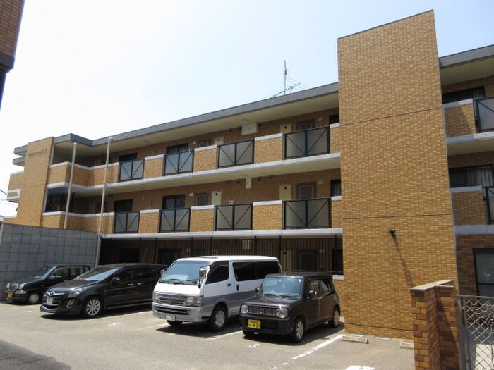 物件外観写真3　(駐車場)