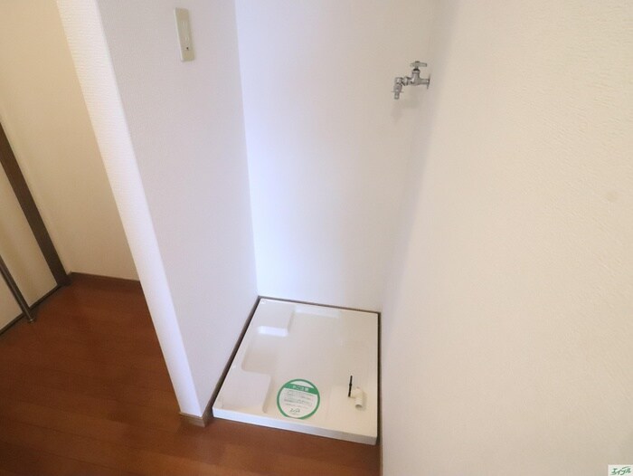 物件内観写真13　(洗濯機置場)