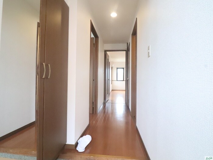 物件内観写真19　(廊下)